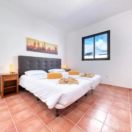 Arena Blanca With Private Pool And Bbq By Lanzarote Feriehus