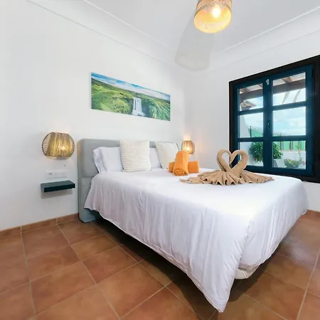 Arena Blanca With Private Pool And Bbq By Lanzarote Holiday home