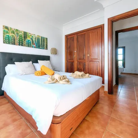 Arena Blanca With Private Pool And Bbq By Lanzarote * Playa Blanca (Lanzarote)