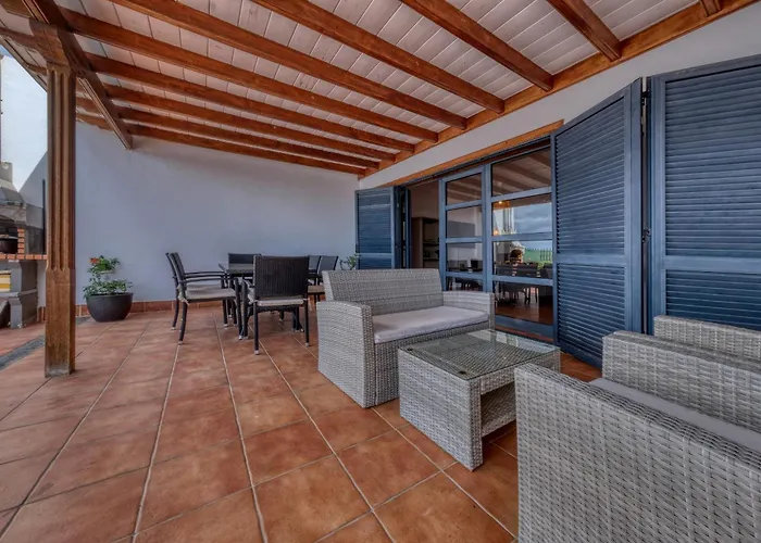 Arena Blanca With Private Pool And Bbq By Lanzarote بيت للعطل بلايا بلانكا