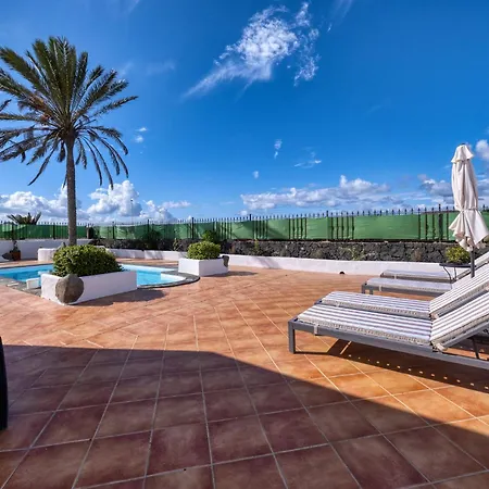 펜션 Arena Blanca With Private Pool And Bbq By Lanzarote *